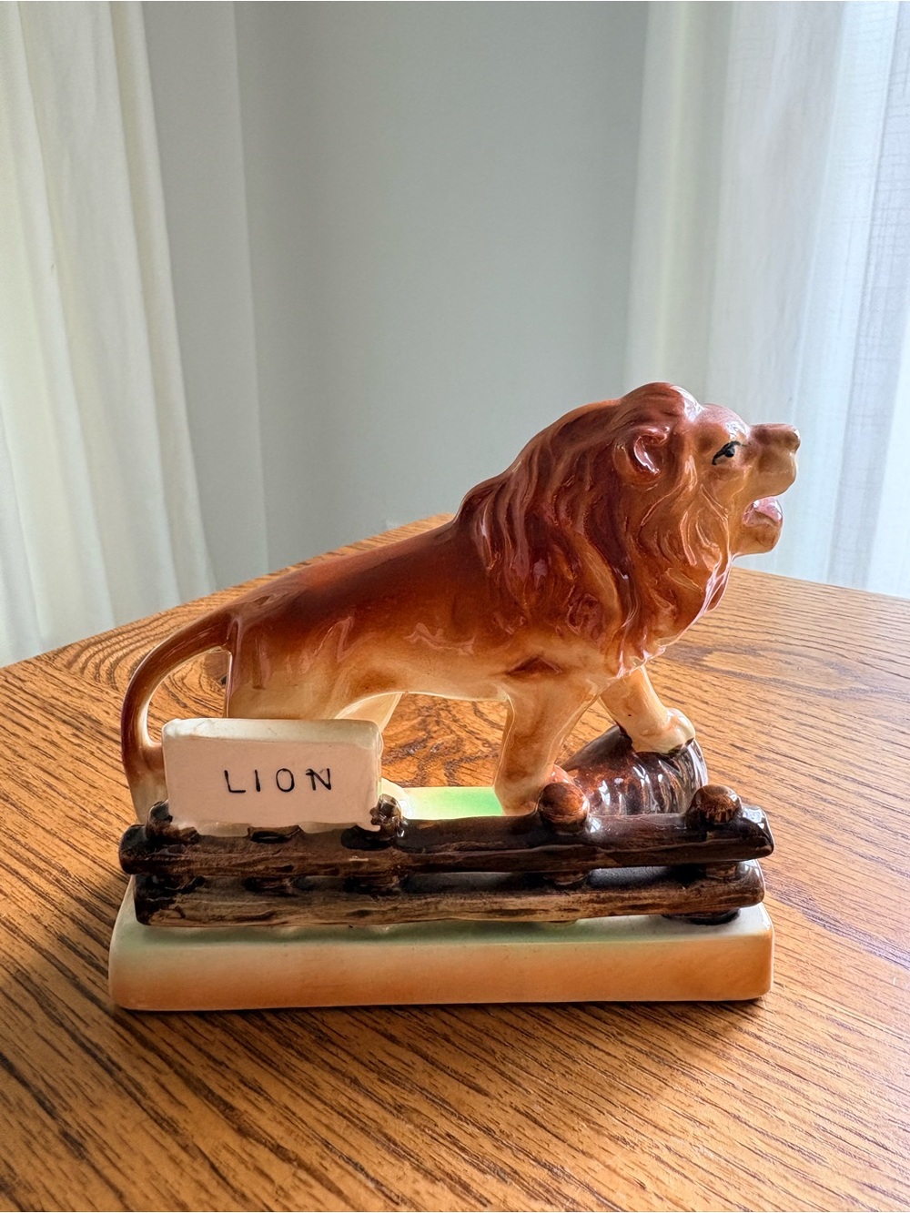 VTG Ceramic Lion Figurine in Brown and Tan- Fence- sign w/ “LION” Made in Japan